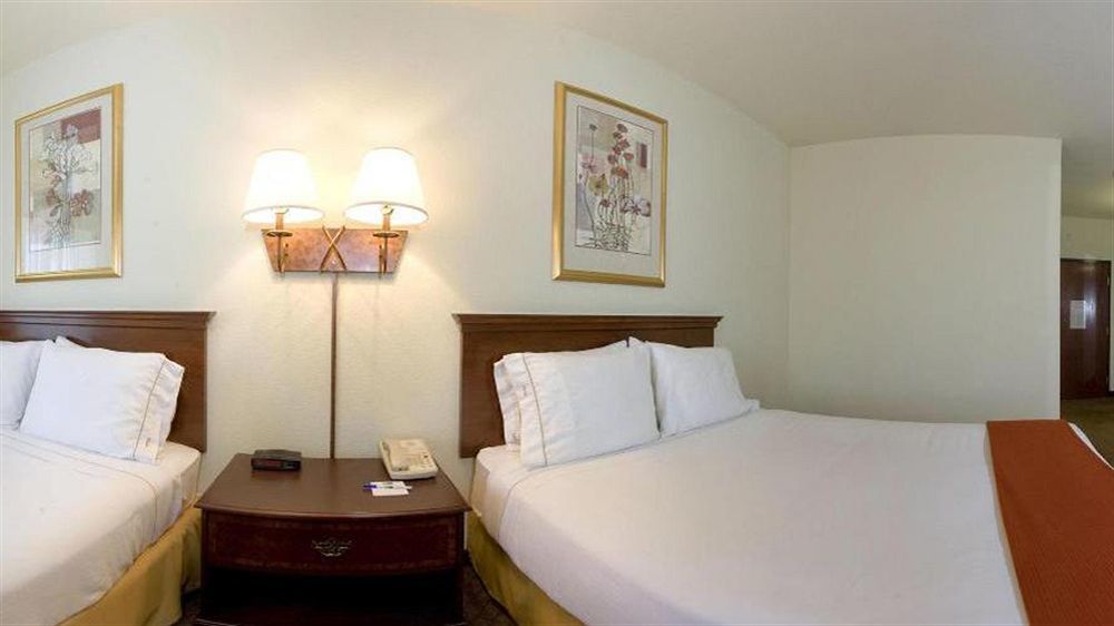 Holiday Inn Express Hotel And Suites Weslaco, An Ihg Hotel Екстериор снимка